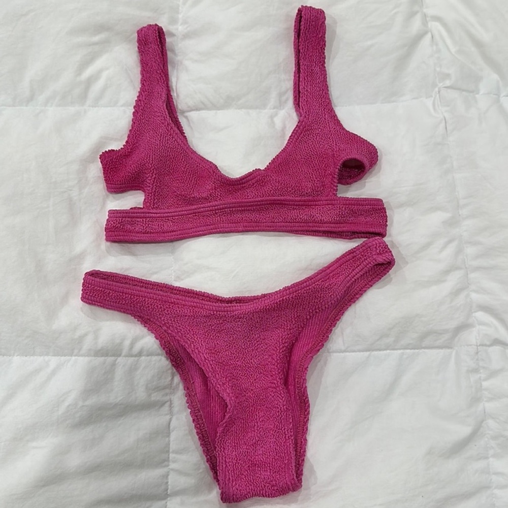 Bond-eye bikini set